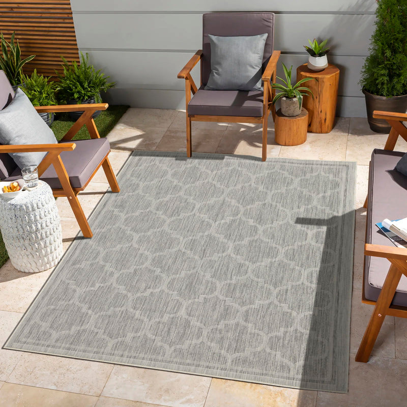 Sunshine - 2'7" X 7'3" Polypropylene Indoor / Outdoor Area Rug - Silver