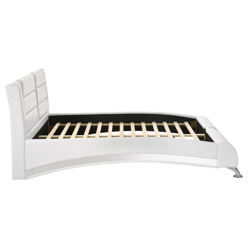 Jeremaine - Upholstered Bed