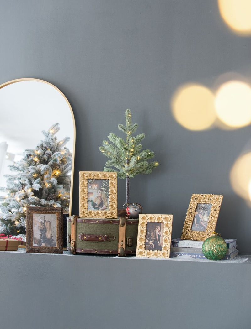 Vintage Photo Frame With Flower Design