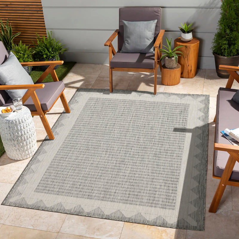 Sunshine - 5'3" X 7'3" Indoor & Outdoor Area Rug - Silver - Polypropylene