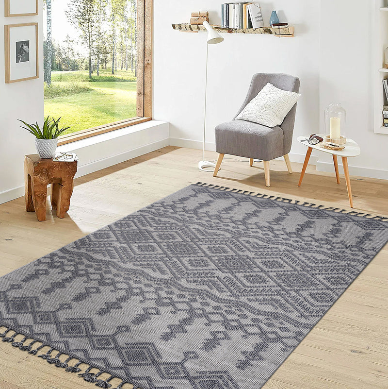 5' x 7' Traditional Indoor / Outdoor Area Rug - White / Gray