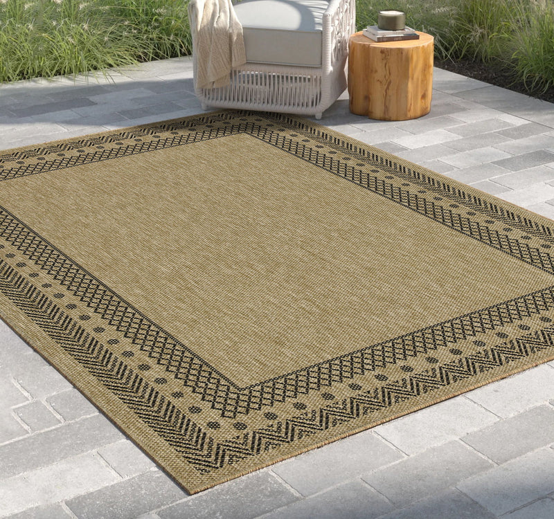 Earth - 5'3" X 7'3" Polypropylene Indoor / Outdoor Area Rug - Jute / Black