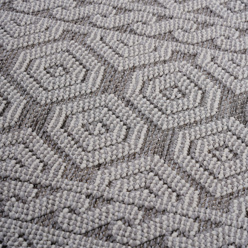 5' x 7' Geometric Indoor / Outdoor Area Rug - Gray / White