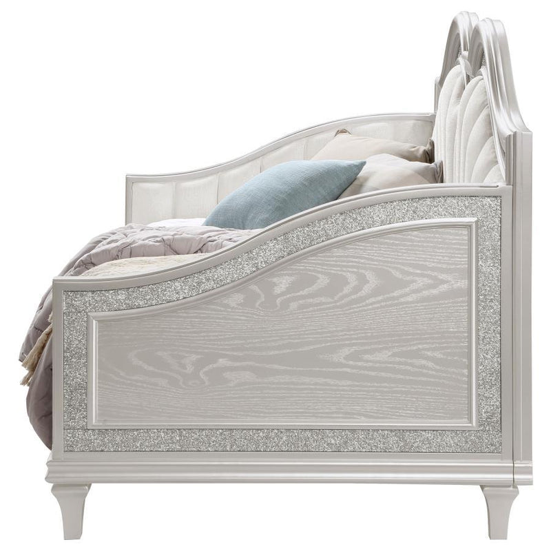 Evangeline - Upholstered Twin Daybed With Faux Diamond Trim - Silver And Ivory