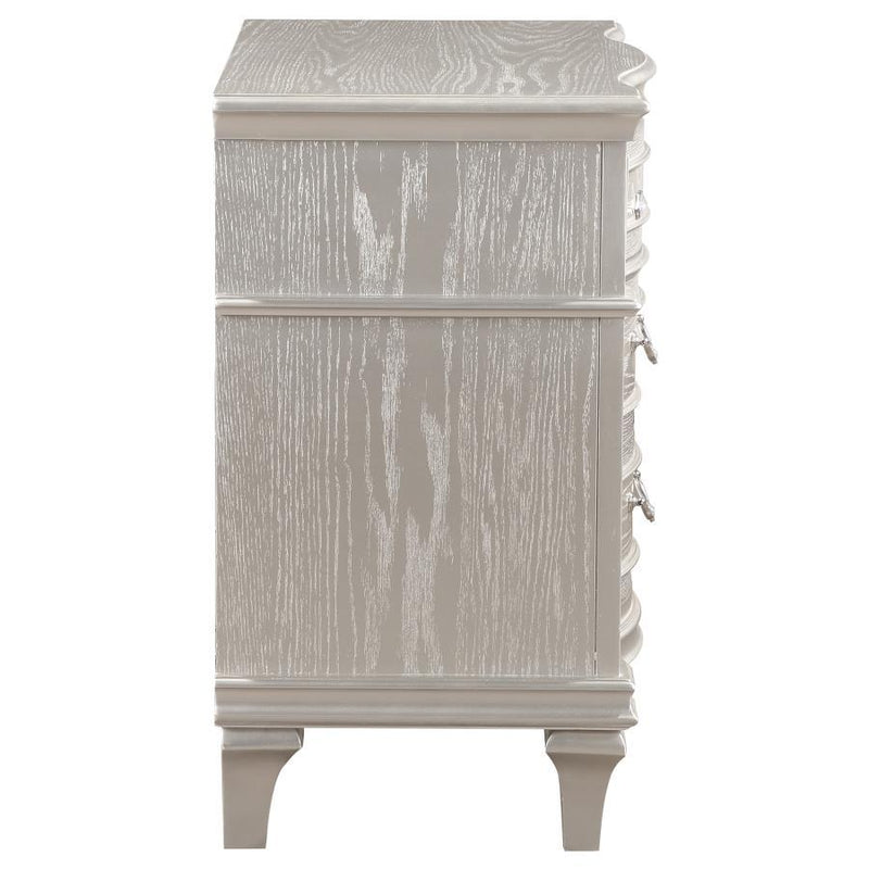 Evangeline - 3-Drawer Nightstand - Silver Oak